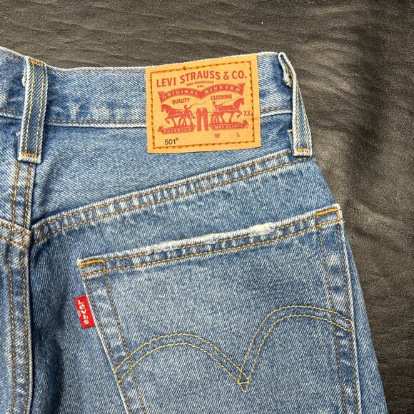 Women's 501 Levi's Jeans - Picture 3 of 4